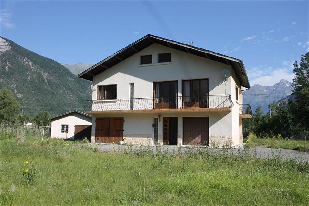 BOURG D'OISANS MAISON AVEC GRAND JARDIN